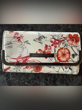 Damsel in Defense White Floral Wallet with Red-Orange Bloom Accents